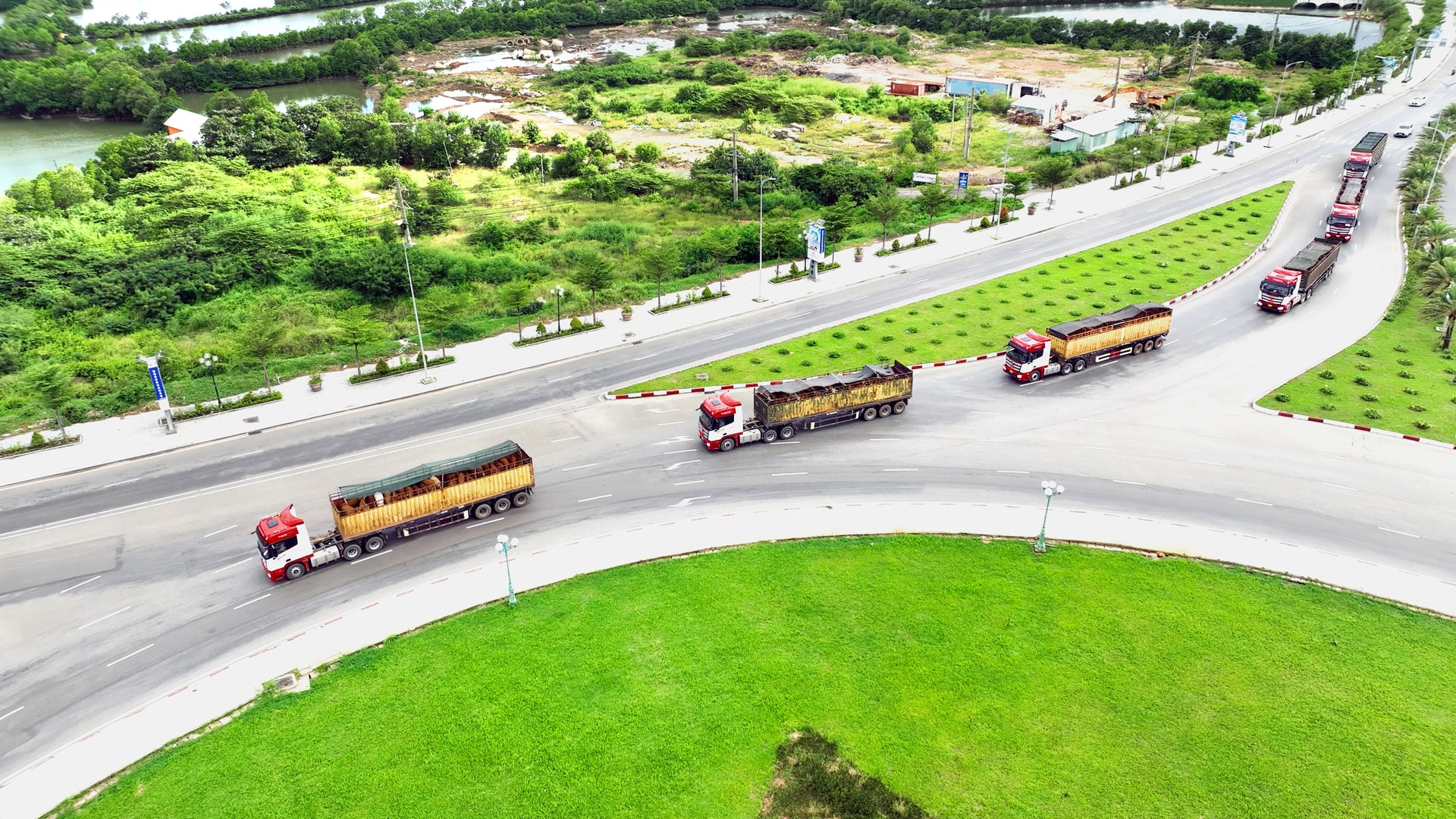 Bản ghi nhớ giữa Chính phủ các nước Vương quốc Campuchia, Cộng hoà dân chủ nhân dân Lào và Cộng hoà xã hội chủ nghĩa Việt Nam về vận tải đường bộ